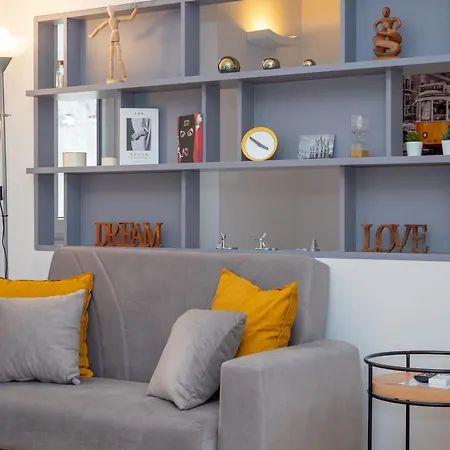 Keys Of Italy - Melloni 4 / Mustard Revolution Apartment Mailand